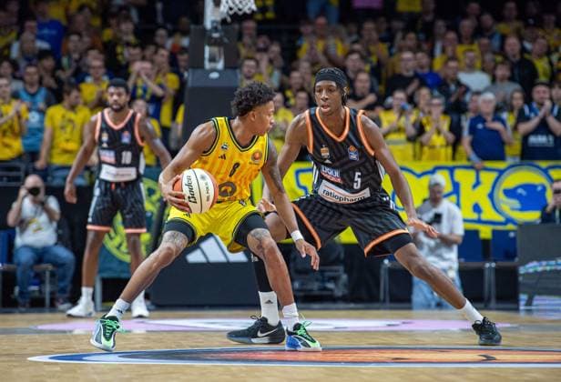 Basketball, Men, Season 2025 2026, BBL Cup Round of 16 , Alba Berlin ratiopharm Ulm, v l Rejean Boogie Ellis Alba , Mohamed Diakite Ulm , 19 10 2025, Copyright: xSebastianxRäppold MatthiasxKochx