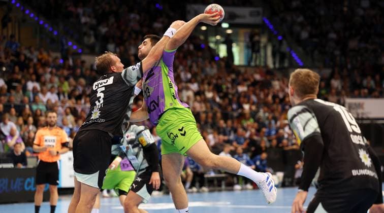 BAU 19 10 2025 Stuttgart Handball TVB Stuttgart vs Füchse Berlin, f l Max Darj Berlin , Achilleas Toskas Stuttgart