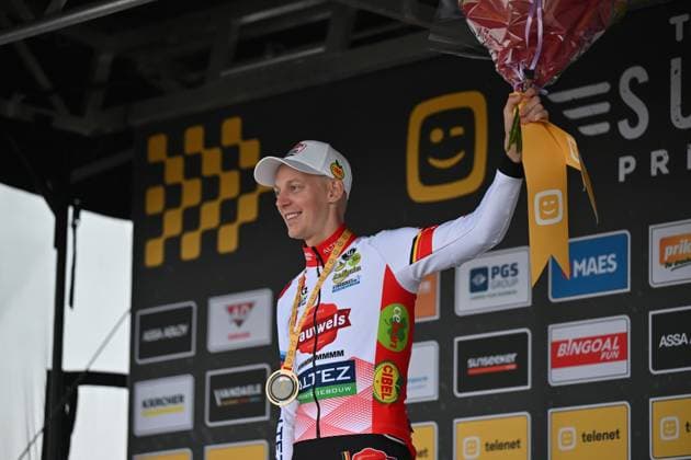 Belgian Michael Vanthourenhout celebrates on the podium after winning the men elite race of the Cyclocross Ruddervoorde, Sunday 19 October 2025 in Ruddervoorde, stage 2 (out of 7) of the Superprestige cyclocross cycling competition. LUCxCLAESSEN  x137301038x