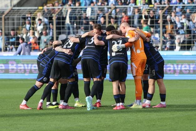Sports, Football, 3 Liga Season 2025 2026 11 Matchday TSV 1860 Munich MSV Duisburg 19 10 2025, Stadion an der Grünwalder Str Teamkreis MSV Duisburg Munich Städt Stadion an der Grünwalder Str Bayern Germany