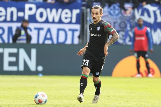 19 10 2025, xtvx, Fussball 2 Bundesliga, SV Darmstadt 98 1 FC Magdeburg v l Baris Atik 1 FC Magdeburg Freisteller, runs with the ball DFL DFB REGULATIONS PROHIBIT ANY USE OF PHOTOGRAPHS as IMAGE SEQUENCES and or QUASI VIDEO Darmstadt