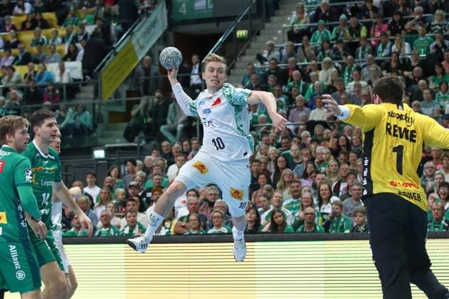 19 10 2025, xtgx, Handball, Daikin HBL, SC DHfK Leipzig SC Magdeburg v l Gisli Thorgeir Kristjansson Magdeburg, 10 throws goal, goal scorer, scores goal, scores the goal Leipzig