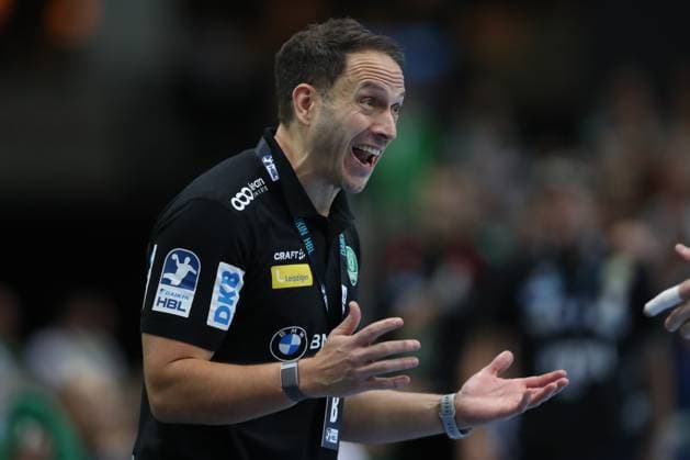 19 10 2025, xtgx, Handball, Daikin HBL, SC DHfK Leipzig SC Magdeburg v l Raul Alonso Leipzig, coach gives instructions, gestures with arms, gesticulates, gives instructions Leipzig