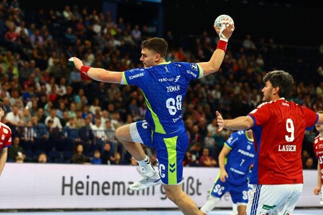 Handball I Men I Season 2025 2026 I Bundesliga I 9 Matchday I HSV Hamburg VFL Gummersbach I 19 10 2025 Stephan Zeman 66, VFL Gummersbach Hamburg Barclaycard Arena Hamburg Germany Copyright: xLobeca RalfxHomburgx