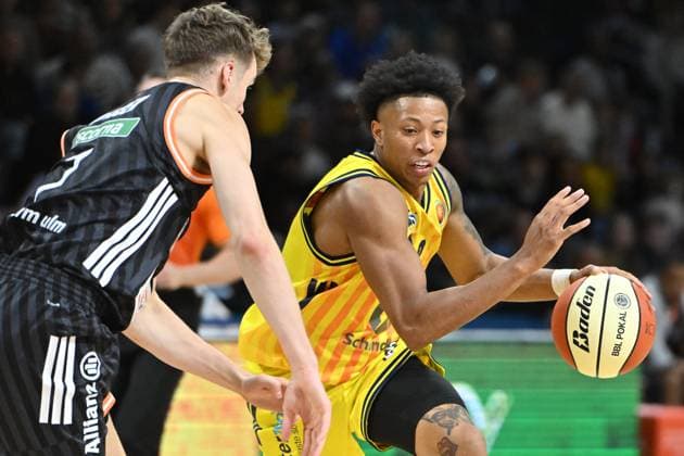 Boogie Ellis ALBA Berlin, 8 GER, Alba Berlin vs Ratiopharm Ulm, Basketball, BBL Cup, 2025 2026 season, round of 16, 19 10 2025 GER, Alba Berlin vs Ratiopharm Ulm, Basketball, BBL Cup, 2025 2026 season, round of 16, 19 10 2025 Berlin Copyright: xEibner-Pressefoto RyanxSleimanx EP_RSN