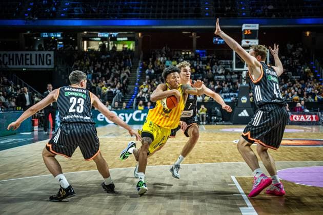 Basketball Berlin 19 10 2025 Season 2025 2026 BBL Cup Round of 16 Alba Berlin ratiopharm ulm Rejean Ellis Alba Berlin, No 08 Tobias Jensen Ulm, No 07