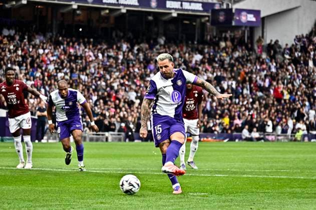 FOOTBALL : Toulouse vs Metz - 8eme Journee de Ligue 1 McDonald S - Toulouse - 19 10 2025 Penalty but et joie Aron Donnum (tfc) Toulouse  Copyright: xThierryxBretonx