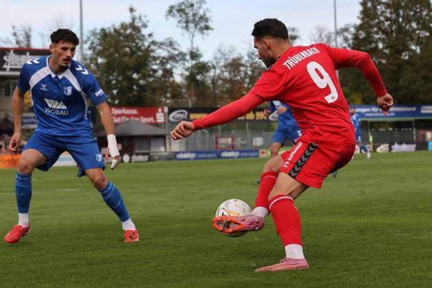 Sport Men Soccer Soccer Regionalliga Nord Ost Season 2025 26 10 Matchday 19 10 2025 Bluechip Arena Meuselwitz Thuringia ZFC Meuselwitz 1 FC Magdeburg II Andy Trübenbach ZFC red Eldin Dzogovic Magdeburg Meuselwitz Thuringia Germany
