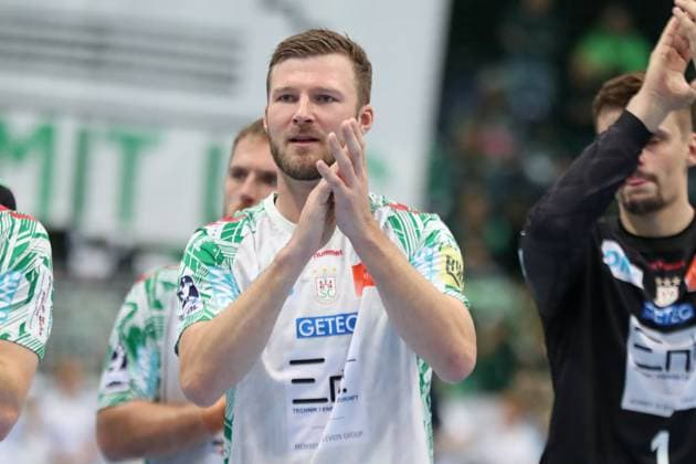 Handball DAIKIN HBL SC DHfK Leipzig SC Magdeburg 19 10 2025 Philipp Weber 20, SC Magdeburg applauds the fans Handball, DAIKIN HBL, 1 Bundesliga, Season 2025 2026, Matchday 9 SC DHfK Leipzig vs SC Magdeburg on 19 10 2025 at Quarterback Immobilien Arena Leipzig Copyright: xBEAUTIFULxSPORTS JanxKaeferx