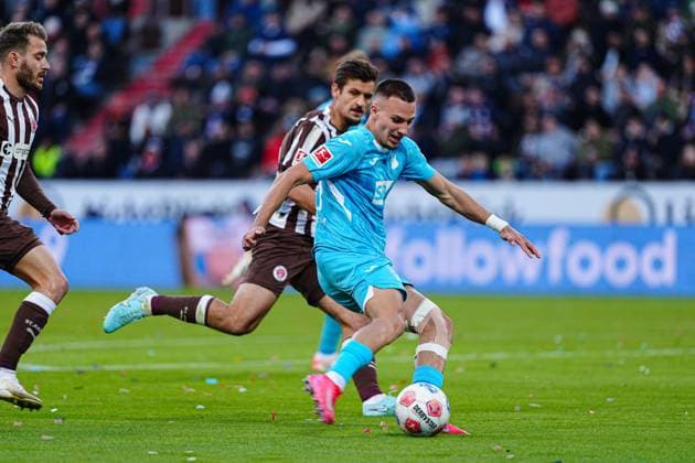 Goal shot Goal chance Tim Lemperle TSG 1899 Hoffenheim, 19 GER, FC St Pauli vs TSG 1899 Hoffenheim, Football, 1 Bundesliga, Matchday 7, Season 2025 2026, 19 10 2025 DFL REGULATIONS PROHIBIT ANY USE OF PHOTOGRAPHS AS IMAGE SEQUENCES AND OR QUASI VIDEO GER, FC St Pauli vs TSG 1899 Hoffenheim, Football, 1 Bundesliga, Matchday 7, Season 2025 2026, 19 10 2025 Hamburg Copyright: xEibner-Pressefoto MarcelxvonxFehrnx EP_MFN