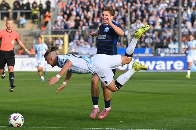 Patrick SUSSEK DU , Action,tackle against Sigurd HAUGEN TSV 1860 Muenchen ,Foul Soccer 3 Liga,Matchday 11, Season 2025 26 TSV 1860 Muenchen MSV Duisburg on 19 10 2025 GRUENWALDER STADION