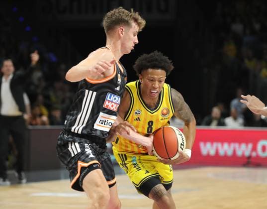 Tobias Jensen, Rejean Boogie Ellis on the ball duel Match scene Action Sport Basketball BBL Cup Mens Round of 16 Season 2025 2026 19 10 2025 ALBA Berlin vs ratiopharm Ulm