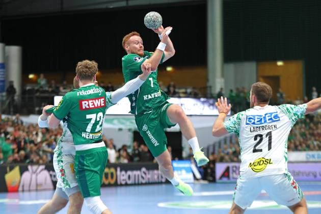 Handball DAIKIN HBL SC DHfK Leipzig SC Magdeburg 19 10 2025 Tomas Piroch 7, SC DHfK Leipzig in the air Handball, DAIKIN HBL, 1 Bundesliga, Season 2025 2026, 9 Matchday SC DHfK Leipzig vs SC Magdeburg on 19 10 2025 at the Quarterback Immobilien Arena Leipzig Copyright: xBEAUTIFULxSPORTS JanxKaeferx