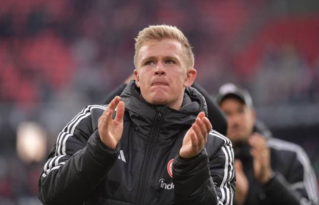 19 10 2025, xblx, Soccer 1 Bundesliga, SC Freiburg Eintracht Frankfurt v l Jonathan Burkhardt Eintracht Frankfurt , thank you to the fans DFL DFB REGULATIONS PROHIBIT ANY USE OF PHOTOGRAPHS as IMAGE SEQUENCES and or QUASI VIDEO Freiburg