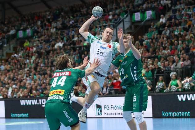 19 10 2025, xtgx, Handball, Daikin HBL, SC DHfK Leipzig SC Magdeburg v l Felix Claar Magdeburg, 7 wirft Tor, Torschuetze, erzielt Tor, Treffer, scores the goal Leipzig