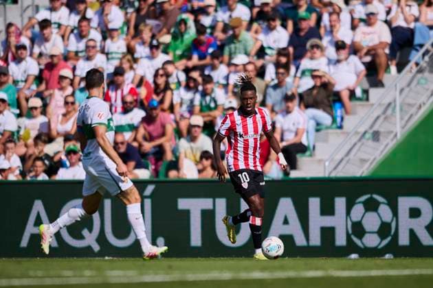 October 19, 2025, Elche, Alicante, Spain: Nico Williams of Athletic Club de Bilbao runs with the ball during the Spanish League, LaLiga EA Sports, football match played between Elche CF and Athletic Club Bilbao at Estadio Manuel Martinez Valero on October 19, 2025 in Elche, Alicante, Spain. Elche Spain - ZUMAa181 20251019_zaa_a181_090 Copyright: xFranciscoxMaciax