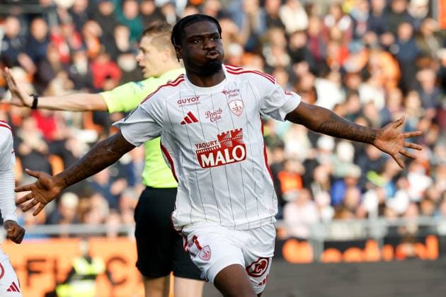 FC Lorient v Stade Brestois 29 - Ligue 1 McDonald s 2025 2026 07 Junior DINA EBIMBE (sb29) during the Ligue 1 McDonald s match between Lorient and Brest at Stade du Moustoir on October 19, 2025 in Lorient, France. Lorient France  Copyright: xFEPx 776348157