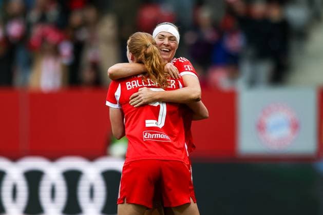 Cheering for the goal to 4 1 by Stine Ballisager FC Bayern Muenchen, 03 , with Magdalena Eriksson FC Bayern Muenchen, 05 , GER, FC Bayern Muenchen vs 1 FC Koeln, Football, Google Pixel Womens Bundesliga, Matchday 7, Season 2025 2026, 19 10 2025, DFL DFB REGULATIONS PROHIBIT ANY USE OF PHOTOGRAPHS as IMAGE SEQUENCES and or QUASI VIDEO, GER, FC Bayern Muenchen vs 1 FC Koeln, Football, Google Pixel Frauen Bundesliga, 7 Spieltag, Saison 2025 2026, 19 10 2025 Muenchen Copyright: xEibner-Pressefoto JennixMaulx EP_JML