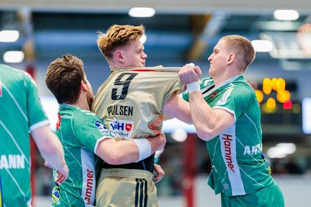 v l Ian Weber GWD Minden, 13 , Vilhelm Poulsen TSV Hannover Burgdorf, 09 Karolis Antanavicius GWD Minden, 08 GER, GWD Minden vs TSV Hannover Burgdorf, Handball, 1 Bundesliga, Matchday 9, Season 2025 2026, 19 10 2025 GER, GWD Minden vs TSV Hannover Burgdorf, Handball, 1 Bundesliga, Matchday 9, Season 2025 2026, 19 10 2025 Luebbecke Copyright: xEibner-Pressefoto JanxRollingerx EP_JSK