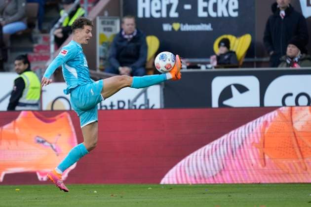 Fisnik Asllani (TSG 1899 Hoffenheim) in Aktion, am Ball, Einzelaktion waehrend des spiels der Bundesliga zwischen FC St. Pauli und TSG Hoffenheim, Millerntor-Stadion am 19. October 2025 in Hamburg, Deutschland. (Foto von Alex Gottschalk DeFodi Images) +++ Fisnik Asllani (TSG 1899 Hoffenheim) controls the ball during the Bundesliga match between FC St. Pauli and TSG Hoffenheim at Millerntor-Stadion on October 19, 2025 in Hamburg, Germany. (Photo by Alex Gottschalk DeFodi Images) DFL regulations prohibit any use of photographs as image sequences and or quasi-video. (Photo by Alex Gottschalk DeFodi Images) DFL regulations prohibit any use of photographs as image sequences and or quasi-video. Fisnik Asllani TSG 1899 Hoffenheim in action, on the ball, single action waehrend des spiels der Bundesliga zwischen FC St Pauli und TSG Hoffenheim, Millerntor Stadion am 19 October 2025 in Hamburg, Germany Photo by Alex Gottschalk DeFodi Images Fisnik Asllani TSG 1899 Hoffenheim controls the ball during the Bundesliga match between FC St Pauli and TSG Hoffenheim at Millerntor Stadion on October 19, 2025 in Hamburg, Germany Photo by Alex Gottschalk DeFodi Images DFL regulations prohibit any use of photographs as image sequences and or quasi video Photo by Alex Gottschalk DeFodi Images DFL regulations prohibit any use of photographs as image sequences and or quasi video
