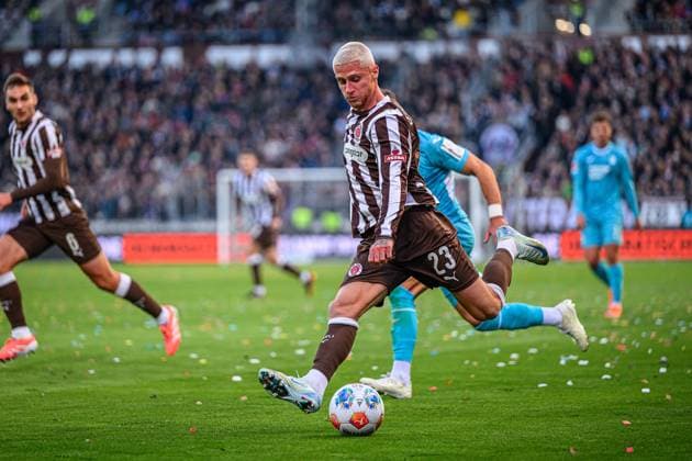 Soccer I Men I Season 2025 2026 I Bundesliga I 7 Matchday I FC St Pauli TSG 1899 Hoffenheim I 19 10 2025 Louis Oppie 23, FC St Pauli Hamburg Millerntor Stadion Hamburg Germany Copyright: xLobecax xHenningxRohlfsx