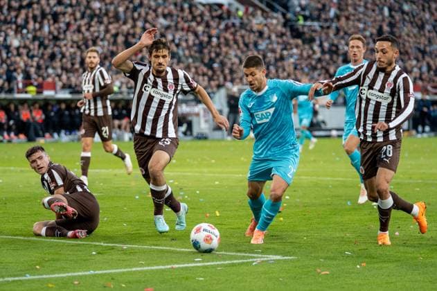Germany, Soccer, 1 Bundesliga, Matchday 7 2025 2026, FC St Pauli TSG Hoffenheim on 19 10 in Hamburg Millerntor Stadion Chance Andrej Kramaric TSG Hoffenheim 27 Copyright: xSvenxHeidmannx