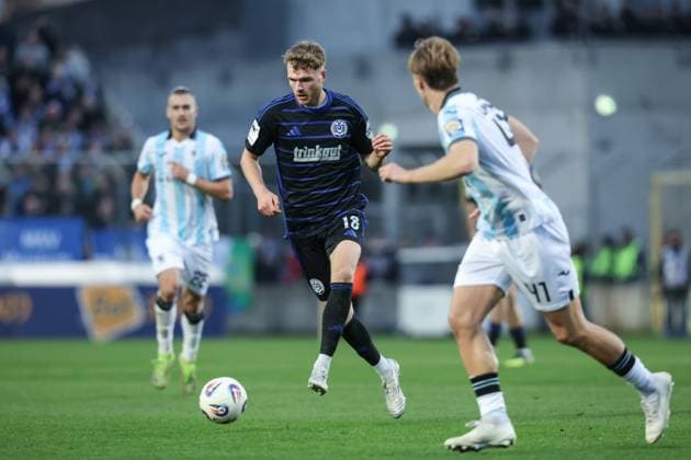 Sport, Football, 3 Liga Season 2025 2026 11 Matchday TSV 1860 München MSV Duisburg 19 10 2025, Stadion an der Grünwalder Str Steffen Meuer MSV Duisburg, 18 München Städt Stadion an der Grünwalder Str Bayern Germany