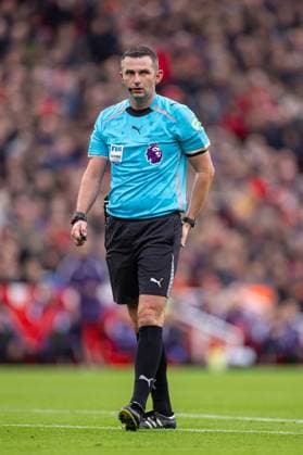 Football - FA Premier League - Liverpool FC v Manchester United, ManU FC LIVERPOOL, ENGLAND - Sunday, October 19, 2025: Referee Michael Oliver during the FA Premier League match between Liverpool FC and Manchester United FC at Anfield. (Photo by David Rawcliffe Propaganda) LIVERPOOL Anfield MERSEYSIDE ENGLAND  Copyright: xDavidxRawcliffex P2025-10-19-Liverpool_Man_Utd-40
