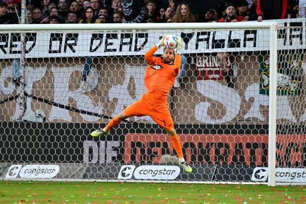 Soccer I Men I 1 Bundesliga l FC St Pauli TSG Hoffenheim I 07 Matchday I Season 2025 2026 I St Pauli I 19 10 2025 I Baumann Oliver TSG Hoffenheim , Sportplatz Millerntor Stadion, St Pauli Hamburg Germany