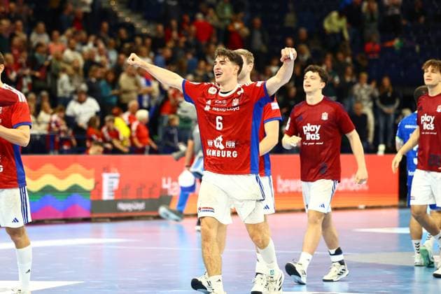 Handball I Men I Season 2025 2026 I Bundesliga I 9 Matchday I HSV Hamburg VFL Gummersbach I 19 10 2025 Elias Kofler 6, HSV Hamburg celebrates home win Hamburg Barclaycard Arena Hamburg Germany Copyright: xLobeca RalfxHomburgx