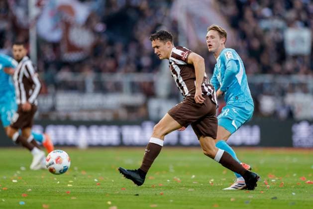 Hamburg, 19 October 2025 Football, 1 Bundesliga 2025 26, FC St Pauli TSG 1899 Hoffenheim Martijn Kaars FC St Pauli, 19 , Wouter Burger TSG 1899 Hoffenheim, 18 DFL REGULATIONS PROHIBIT ANY USE OF PHOTOGRAPHS AS IMAGE SEQUENCES AND OR QUASI VIDEO