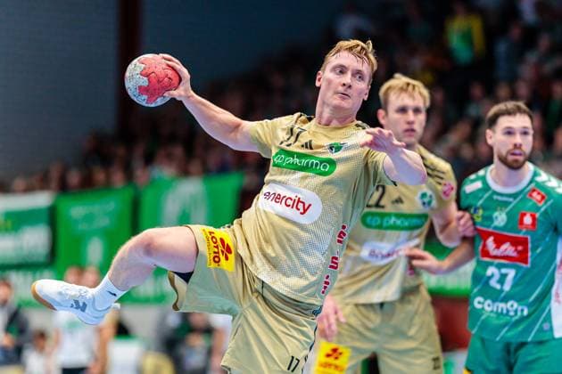 August Baskar Pedersen TSV Hannover Burgdorf, 17 on seven-meter 7-meter throw GER, GWD Minden vs TSV Hannover Burgdorf, Handball, 1 Bundesliga, Matchday 9, Season 2025 2026, 19 10 2025 GER, GWD Minden vs TSV Hannover Burgdorf, Handball, 1 Bundesliga, Matchday 9, Season 2025 2026, 19 10 2025 Luebbecke Copyright: xEibner-Pressefoto JanxRollingerx EP_JSK