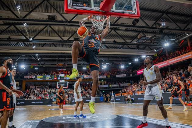 1 Basketball Bundesliga, easyCredit BBL, Season 2025 2026, Men, Cup Round of 16, 19 10 2025, RASTA Vechta NINERS Chemnitz Malcolm Dandridge 23 RASTA Vechta at the Dunk Vechta RASTA Dome Lower Saxony Germany