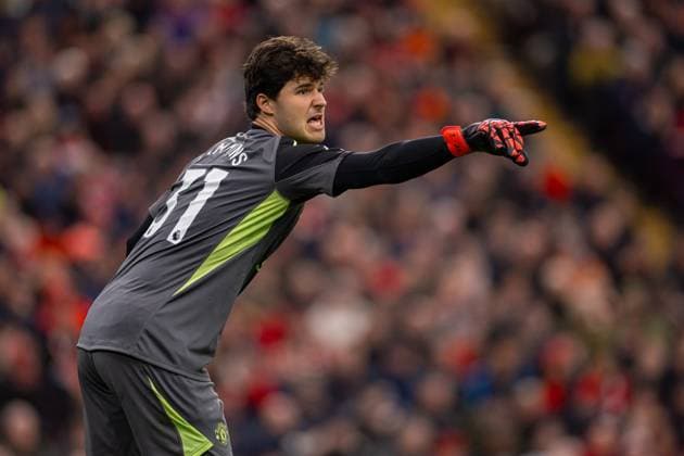Football - FA Premier League - Liverpool FC v Manchester United, ManU FC LIVERPOOL, ENGLAND - Sunday, October 19, 2025: Manchester United s goalkeeper Senne Lammens during the FA Premier League match between Liverpool FC and Manchester United FC at Anfield. (Photo by David Rawcliffe Propaganda) LIVERPOOL Anfield MERSEYSIDE ENGLAND  Copyright: xDavidxRawcliffex P2025-10-19-Liverpool_Man_Utd-51