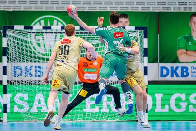 v l Lukas Stutzke TSV Hannover Burgdorf, 39 , Philipp Vorlicek GWD Minden, 22 , Justus Fischer TSV Hannover Burgdorf, 54 GER, GWD Minden vs TSV Hannover Burgdorf, Handball, 1 Bundesliga, Matchday 9, Season 2025 2026, 19 10 2025 GER, GWD Minden vs TSV Hannover Burgdorf, Handball, 1 Bundesliga, Matchday 9, Season 2025 2026, 19 10 2025 Luebbecke Copyright: xEibner-Pressefoto JanxRollingerx EP_JSK