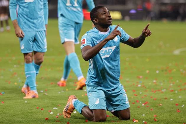 GER, Hamburg, Football, DFL, FC St Pauli vs TSG 1899 Hoffenheim , im Millerntor Stadion , 19 10 2025 , v l Bazoumana Toure TSG 1899 Hoffenheim, 29 macht das 0 1 fuer TSG 1899 Hoffenheim DFL regulations prohibit any use of photographs as image sequences and or quasi video Copyright: HMBxMedia FernandoxSoares
