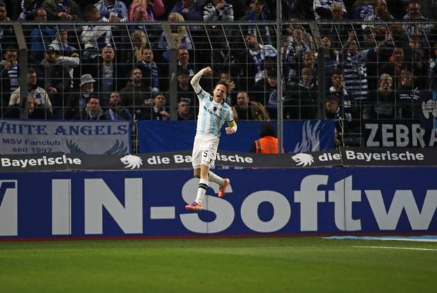 Football, Men, 3 Liga, Season 2025 2026, TSV 1860 Munich MSV Duisburg, Grünwalder Stadion 3 1 by Thore Jacobsen TSV 1860 Munich , Goal, Goal celebration, Cheering