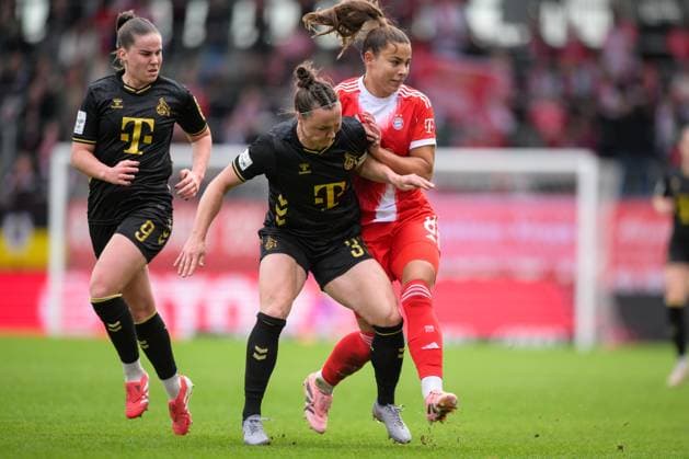 Soccer, Google Pixel Womens Bundesliga, 20251019, FC Bayern Munich 1 FC Cologne Pictured from left Adriana ACHCINSKA Cologne, 9 , Marina HEGERING Cologne, 33 , Lena OBERDORF Bavaria, 8 Munich FC Bayern Campus Bayern Germany Copyright: Passion2Press MarkusxFischerx