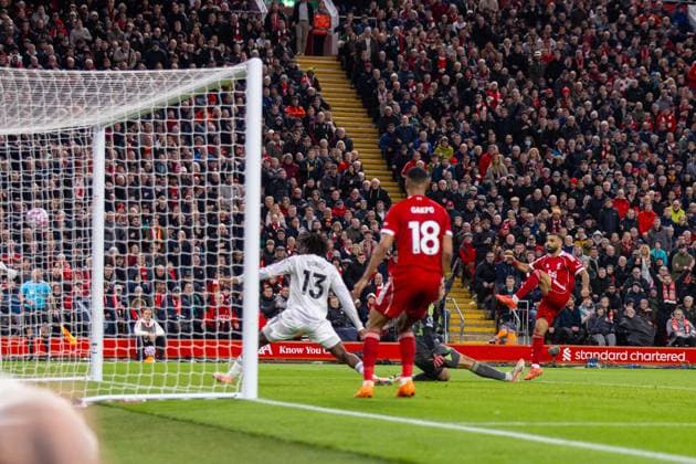 Football - FA Premier League - Liverpool FC v Manchester United, ManU FC LIVERPOOL, ENGLAND - Sunday, October 19, 2025: Liverpool s Mohamed Salah misses a chance to bring the scores level during the FA Premier League match between Liverpool FC and Manchester United FC at Anfield. (Photo by David Rawcliffe Propaganda) LIVERPOOL Anfield MERSEYSIDE ENGLAND  Copyright: xDavidxRawcliffex P2025-10-19-Liverpool_Man_Utd-66