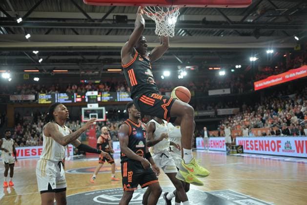 GER, RASTA Vechta NINERS Chemnitz BBL Pokal 19 10 2025, RASTA Dome, Vechta, GER, RASTA Vechta NINERS Chemnitz BBL Pokal in picture Malcolm Dandridge Rasta 23 nordphotoxGmbHxx xKokenge nph00001