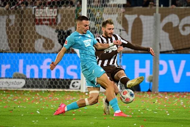 Soccer I Men I 1 Bundesliga l FC St Pauli TSG Hoffenheim I 07 Matchday I Season 2025 2026 I St Pauli I 19 10 2025 I v l Lemperle Tim TSG Hoffenheim , Ritzka Lars St Pauli , Sportplatz Millerntor Stadion, St Pauli Hamburg Germany