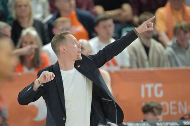 GER, RASTA Vechta NINERS Chemnitz BBL Pokal 19 10 2025, RASTA Dome, Vechta, GER, RASTA Vechta NINERS Chemnitz BBL Pokal in the picture Christian Held Coach Rasta Vechta Gestures, facial expressions, emotions in the coching zone on the sidelines, nordphotoxGmbHxx xKokenge nph00001