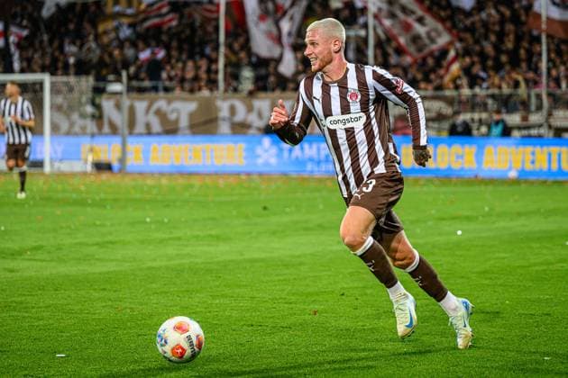 Soccer I Men I Season 2025 2026 I Bundesliga I 7 Matchday I FC St Pauli TSG 1899 Hoffenheim I 19 10 2025 Louis Oppie 23, FC St Pauli Hamburg Millerntor Stadion Hamburg Germany Copyright: xLobecax xHenningxRohlfsx