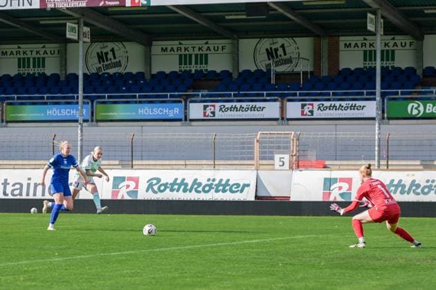 17 10 2025, Football, 2 Womens Bundesliga, 2025 2026, Matchday 8, SV Meppen SG 99 Andernach Isabel Pfeiffer 21 Andernach shoots on goal