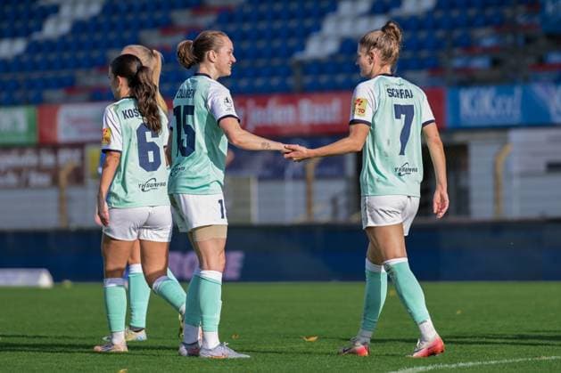 17 10 2025, Football, 2 Womens Bundesliga, 2025 2026, Matchday 8, SV Meppen SG 99 Andernach Vanessa Zilligen 15 Andernach and Carolin Schraa 7 Andernach high-five each other after their goals