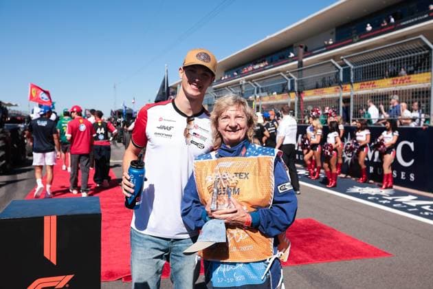 F1 - UNITED STATES GRAND PRIX 2025 Marshal trophy Award BEARMAN Ollie Oliver (gbr), Haas F1 Team VF-25, portrait during the 2025 Formula 1 United States Grand Prix, 19th round of the 2025 FIA Formula One World Championship, WM, Weltmeisterschaft from October 17 to 19, 2025 on the Circuit of the Americas, in Austin, Texas, United States of America - AustinUnited States  Copyright: xEricxAlonsox