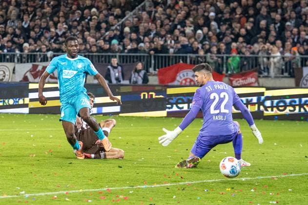 Germany, Soccer, 1 Bundesliga, Matchday 7 2025 2026, FC St Pauli TSG Hoffenheim on 19 10 in Hamburg Millerntor Stadion 0 1 by Bazoumana TourÃ TSG Hoffenheim 29 Copyright: xSvenxHeidmannx