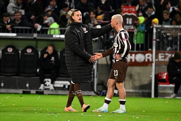 Soccer I Men I 1 Bundesliga l FC St Pauli TSG Hoffenheim I 07 Matchday I Season 2025 2026 I St Pauli I 19 10 2025 I v l Irvine Jackson St Pauli , Oppie Louis St Pauli , Sportplatz Millerntor Stadion, St Pauli Hamburg Germany