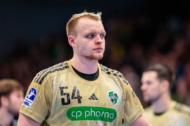 Justus Fischer TSV Hannover Burgdorf, 54 is disappointed sad after 33 30 defeat GER, GWD Minden vs TSV Hannover Burgdorf, Handball, 1 Bundesliga, Matchday 9, Season 2025 2026, 19 10 2025 GER, GWD Minden vs TSV Hannover Burgdorf, Handball, 1 Bundesliga, Matchday 9, Season 2025 2026, 19 10 2025 Luebbecke Copyright: xEibner-Pressefoto JanxRollingerx EP_JSK