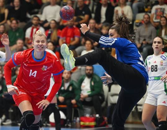 EHF Euro Cup Women, Group 2, match Hungary vs. Czech Republic in Prague, Czech Republic, October 19, 2025. From left Czech Kamila Kordovska, Zsofi Szermerey, goalie of Hungary in action. (CTKxPhoto MichaelaxRihova) CTKPhotoP2025101906168  CTKPhotoP2025101906168